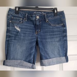 American Eagle Womens 8 Blue Denim Stretch Distressed Cuffed Bermuda Shorts